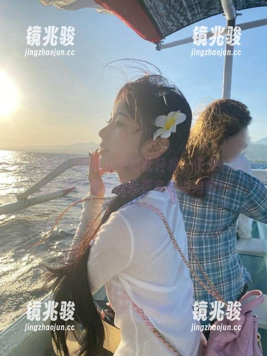 吃瓜从未如此轻松，快来17吃瓜官网苹果版探索更多精彩内容！