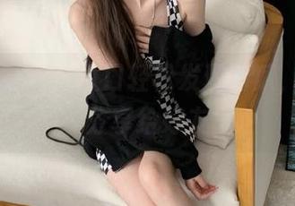 在hlw入口轻松发现新瓜，并一键分享给好友