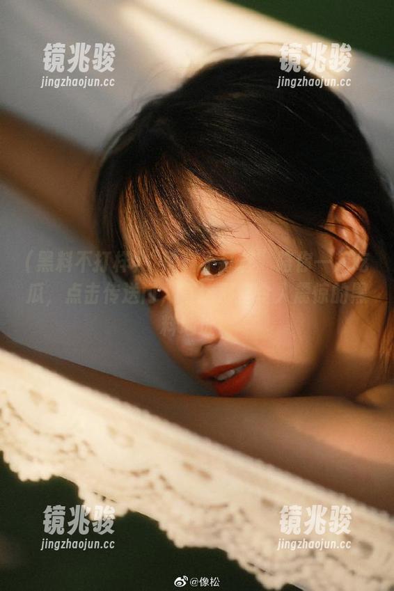 “黑料不打样”陪你一起吃瓜，点击传送门，直达那些令人震惊的黑料地址！