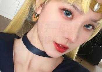 和妹子一起观看51黑料不打烊，揭露娱乐圈那些事