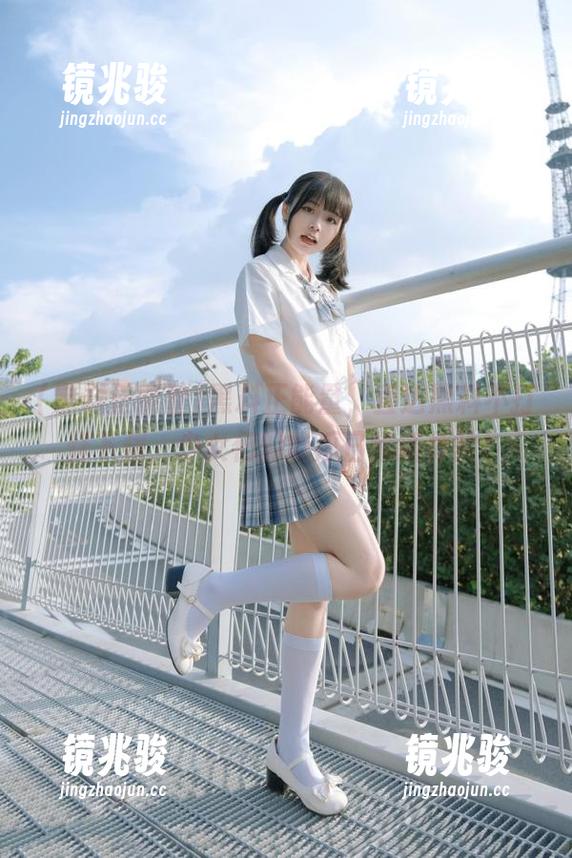 黑料正能量，直达黑料不打烊下载，少女们的吃瓜日常新体验！