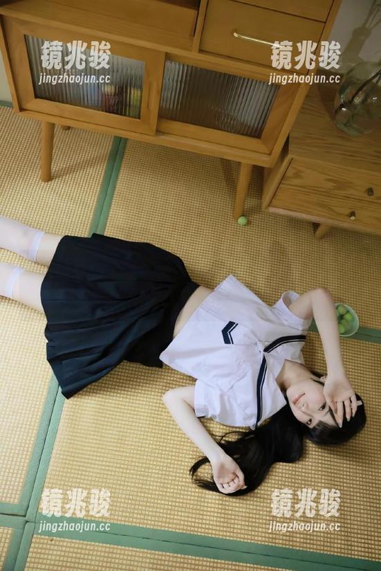 跟女生偷偷分享黑料社区在线吃瓜网站的新鲜内容